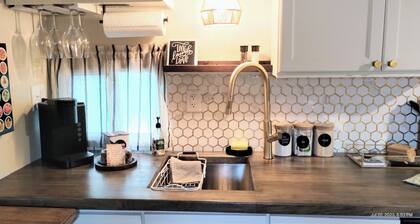 Vintage Restored Glamper - Unique Tiny Home w/ Plunge Pool & Patio