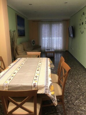 Ruokailu