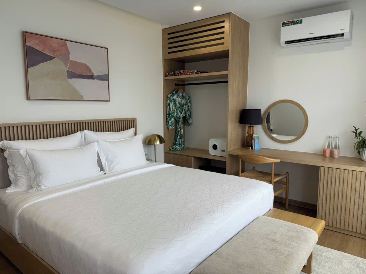 Deluxe Villa | Laptop workspace, soundproofing, free WiFi, bed sheets