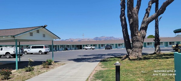 Exterior - Wiebe Motel (Hollister)