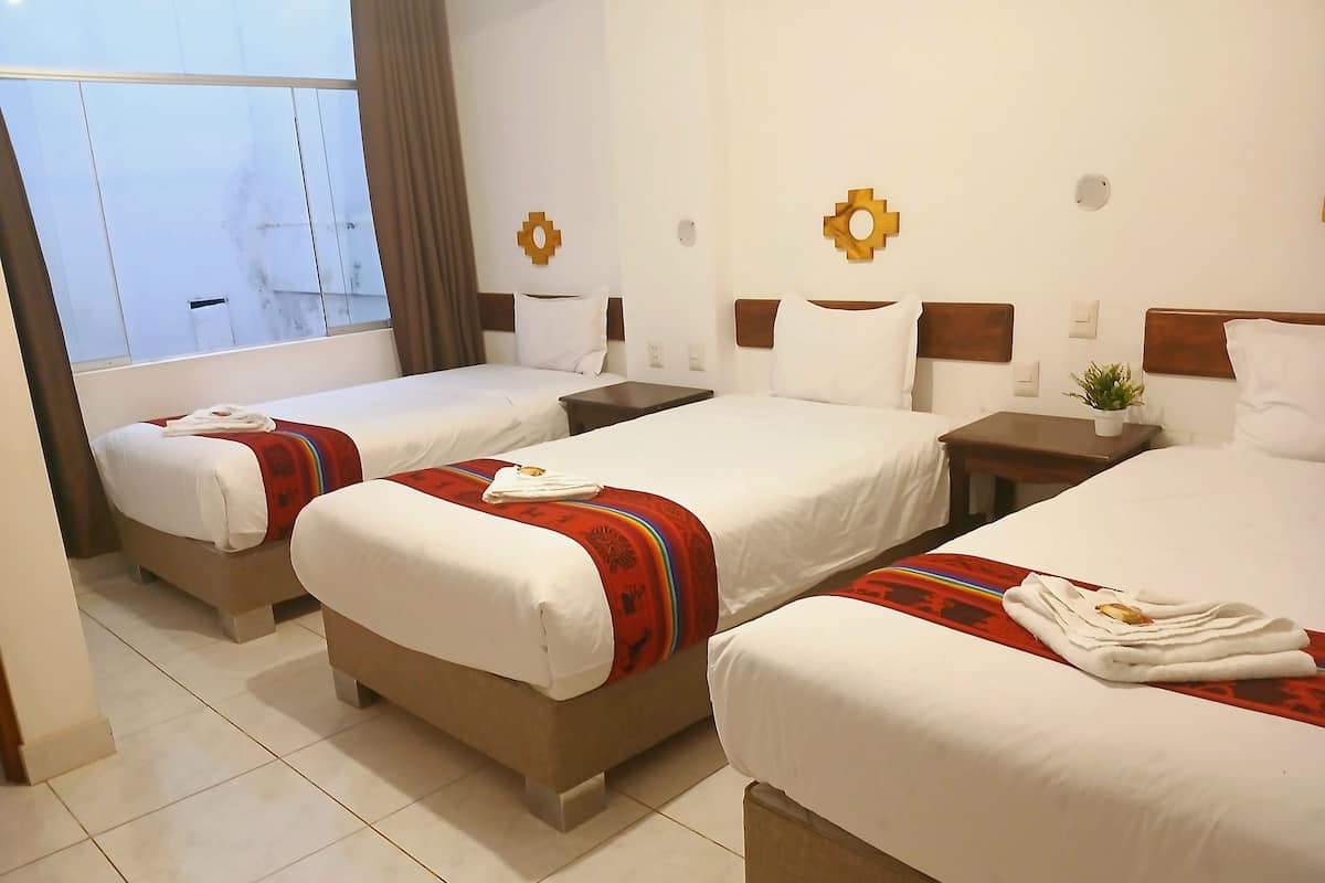 Basic Triple Room | Desk, laptop workspace, free WiFi