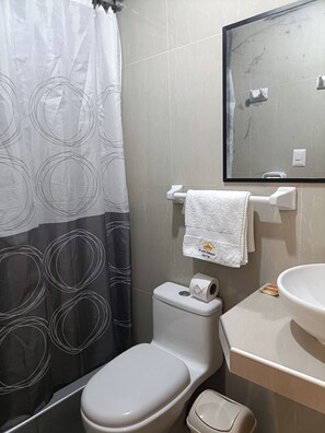 Chambre Double Standard | Salle de bain