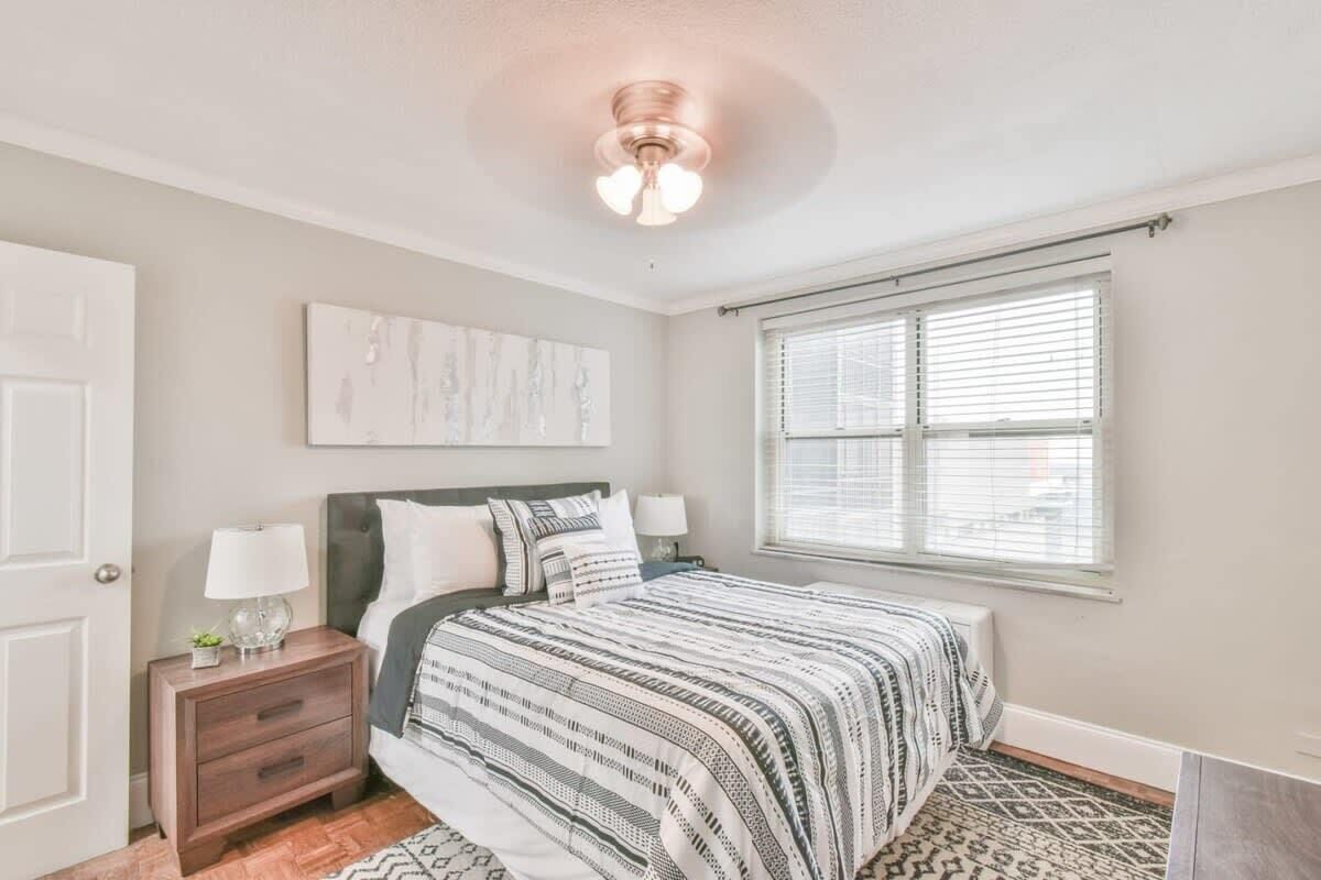 1 bedroom, desk, iron/ironing board, WiFi