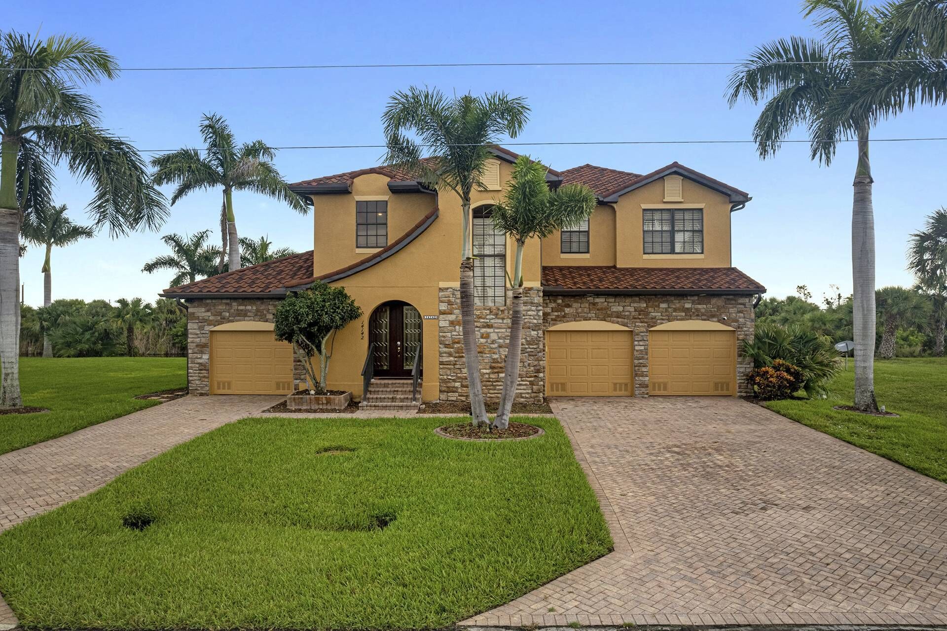 Gulf Cove Whispering Palms - Booking up Fast - Tropical oasis with dock, & heated pool & spa