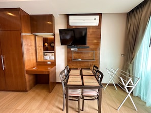 Business Apartment | 1 bedroom, iron/ironing board, free WiFi