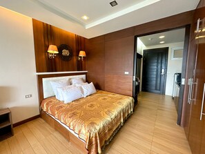 Business Apartment | 1 bedroom, iron/ironing board, free WiFi - Sea and Sky condo Karon 306 (Karon)