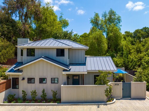 2Br/2Br New & Stylish Cottage - Downtown Los Olivos