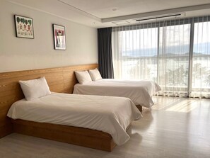 豪華雙床房, 非吸煙房, 海景 | 書桌、筆電工作空間、免費無線上網、床單