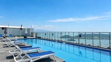 Infinity-Pool