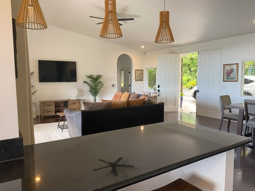 Private & Beautiful home on 1 acre close to airport, beach, & Kailua-Kona town