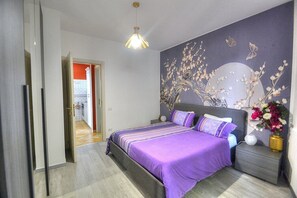 2 bedrooms, free WiFi, bed sheets - Villa Eichi: A welcoming apartment that is part of a villa in a quiet position, located on a hillside above the sea, with Free WI-FI. (Salerno)