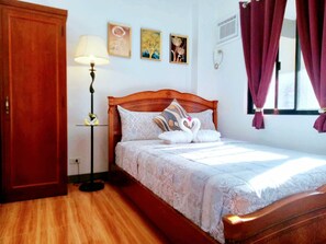 1 bedroom, free WiFi, bed sheets - Romantic Getawaybalcony+garden View & Fast Wi-fi (Liloan)