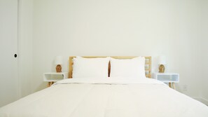 2 makuuhuonetta, työpöytä, silitysrauta/-lauta, ilmainen Wi-Fi