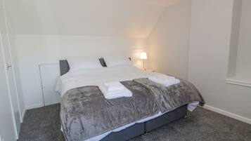2 bedrooms, individually decorated, individually furnished, free WiFi