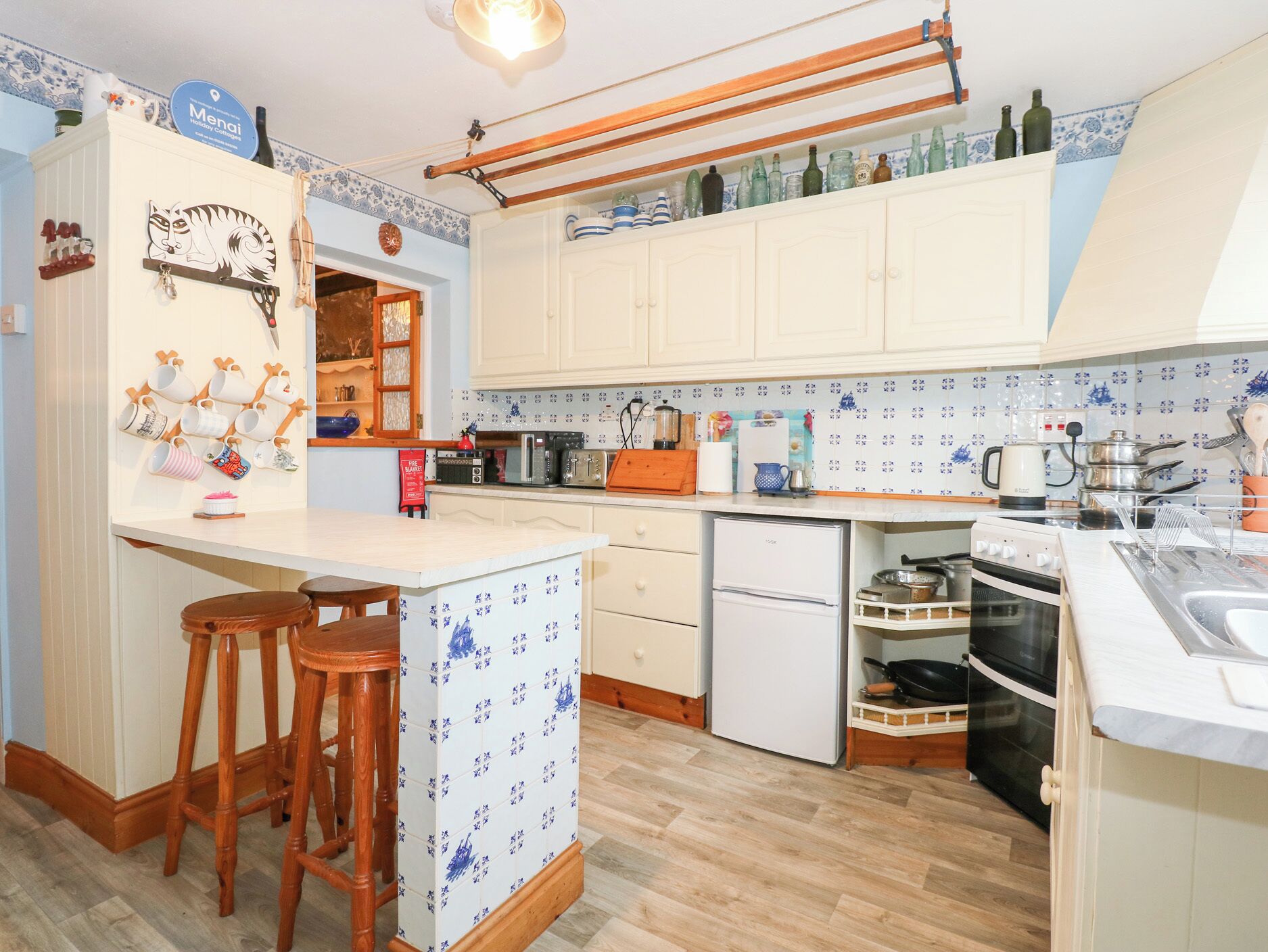 Ferienhaus | Eigene Küche | Kühlschrank, Wasserkocher, Toaster, Kochgeschirr/Geschirr/Besteck