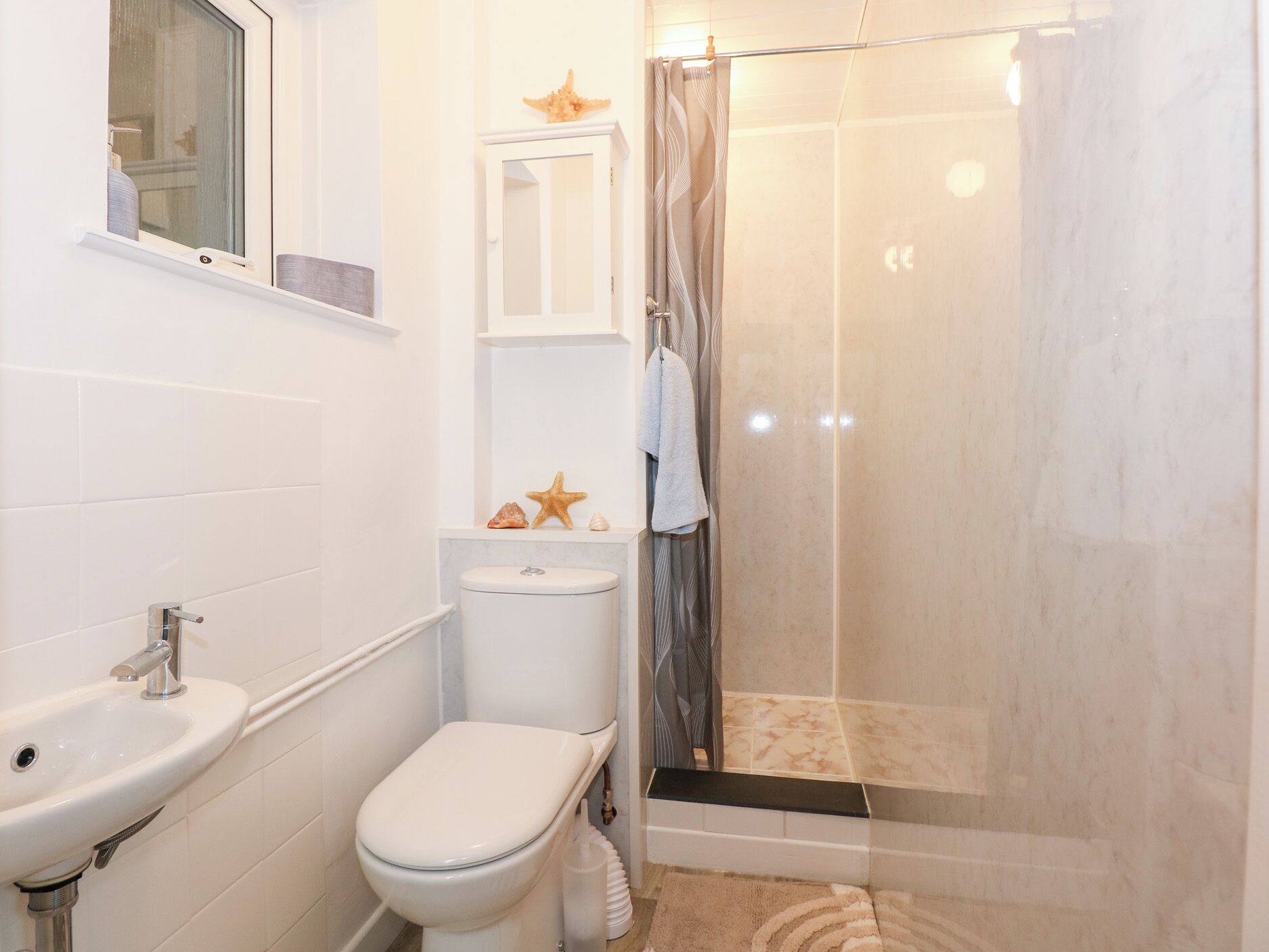 Cottage | Bathroom | Shower