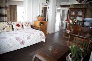 1 bedroom, in-room safe, desk, iron/ironing board - STAVROS amazing apartment in the centre of KOS (Kos)