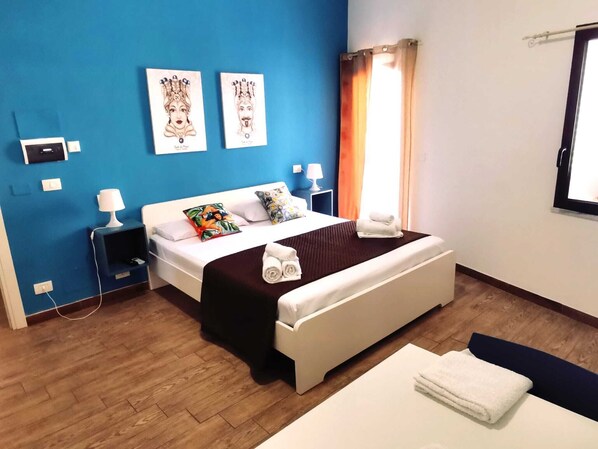 デザイン ルーム | 1 室のベッドルーム、ミニバー (無料)、デスク、防音設備