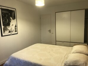 1 camera, Wi-Fi, lenzuola