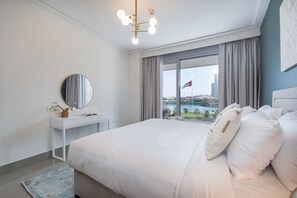 2 Schlafzimmer, Schreibtisch, Bügeleisen/Bügelbrett, WLAN
