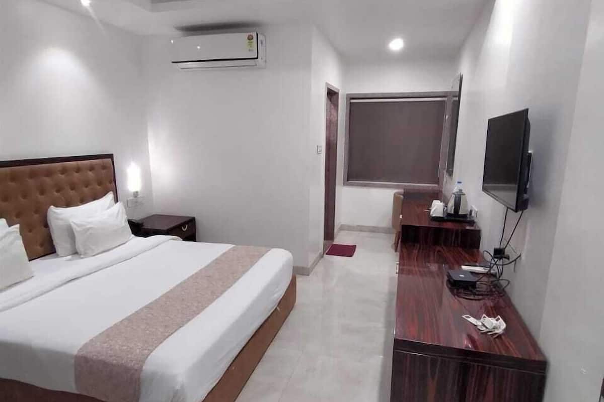 Deluxe tweepersoonskamer, 1 kingsize bed, uitzicht op stad, in toren | Een strijkplank/strijkijzer, gratis wifi, beddengoed
