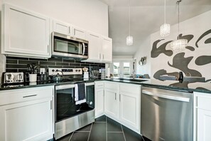 House, Accessible | 3 bedrooms - Vibe House Message Now for Summer Special (Jacksonville)