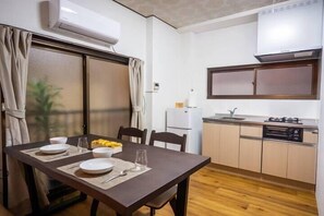 Basic Apartment | Private kitchen