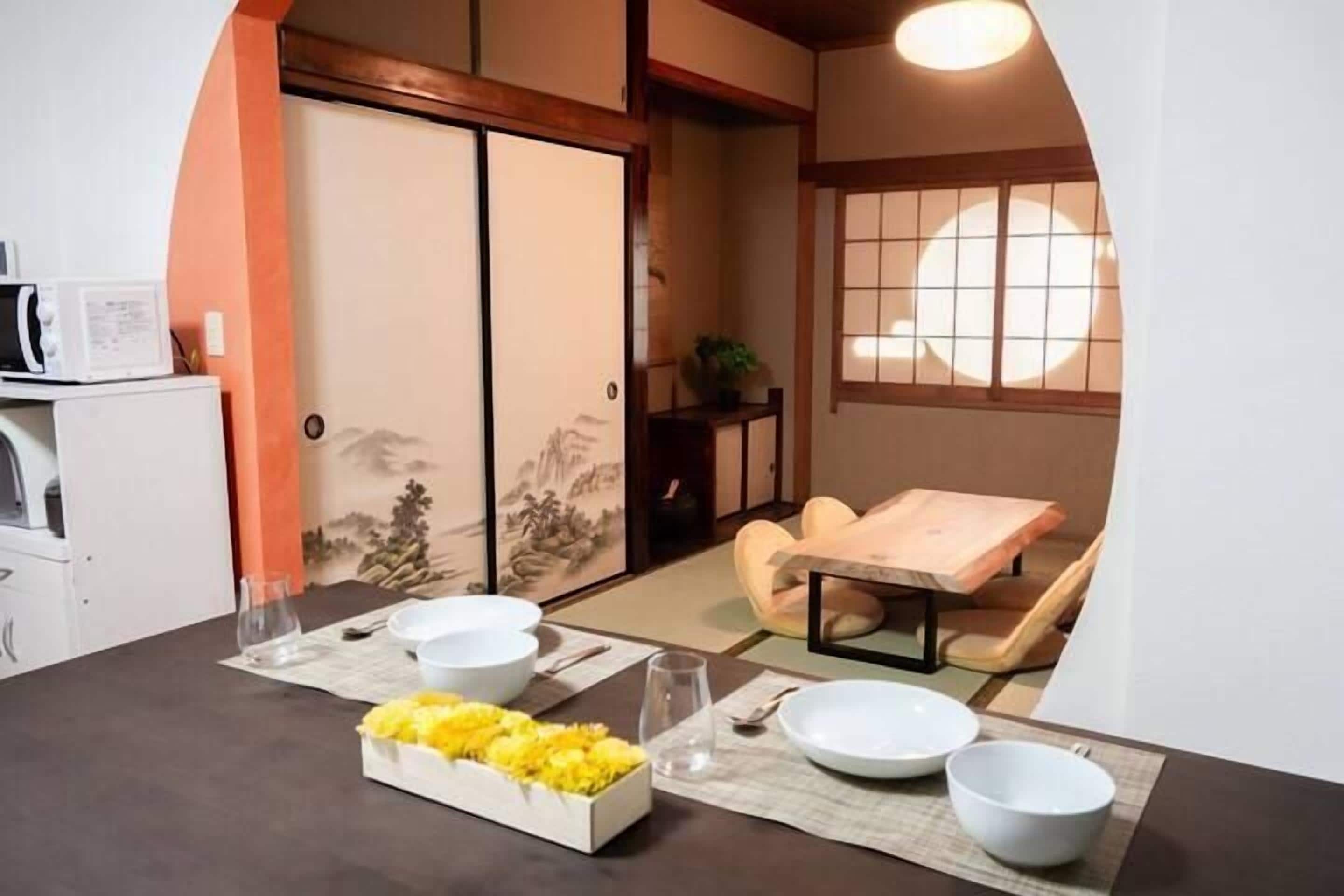 Basic Apartment | 4 bedrooms, blackout drapes, iron/ironing board, free WiFi