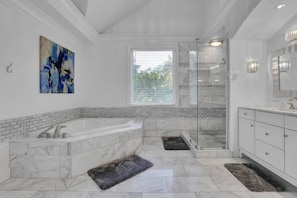 House, Accessible - Buckhead Dream Message Now for Summer Special (Atlanta)