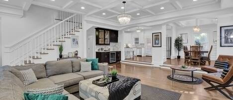 House, Accessible | 6 bedrooms, desk