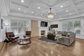 House, Accessible | 6 bedrooms - Buckhead Dream Message Now for Summer Special (Atlanta)