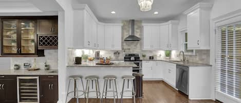 House, Accessible | 6 bedrooms, desk