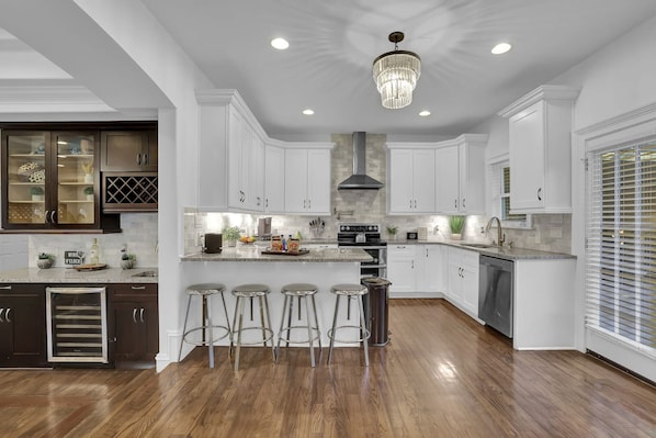 House, Accessible - Buckhead Dream Message Now for Summer Special (Atlanta)