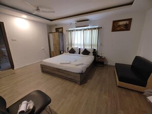 Deluxe Double Room | Free WiFi - Hotel Grand Majesty (Guwahati)