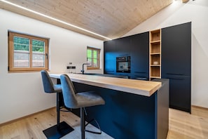 Kühlschrank, Ofen, Herdplatte, Geschirrspüler