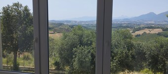 Holiday Home 'Palme e Vigne' with Private Terrace, Shared Garden and Wi-Fi