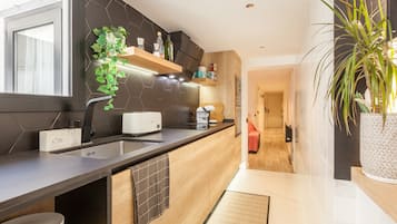 Refrigerador, microondas, parrilla de estufa y lavavajillas