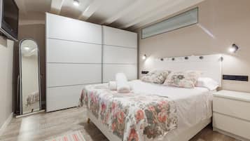 2 makuuhuonetta, silitysrauta/-lauta, ilmainen Wi-Fi, vuodevaatteet