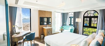 The Moon Boutique Hotel Cat Ba