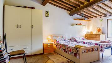 2 camere, ferro/asse da stiro, Wi-Fi gratuito, lenzuola