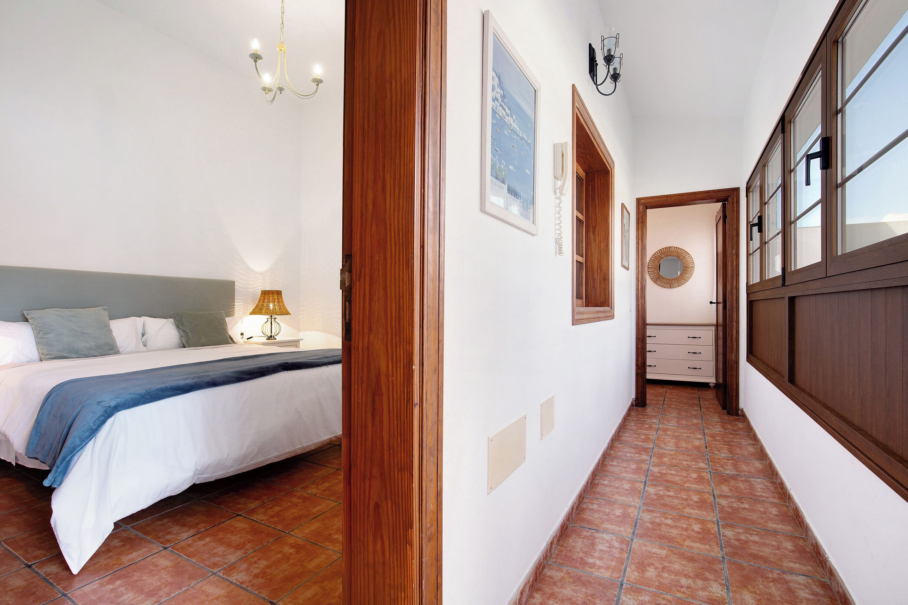 3 chambres, fer et planche à repasser, Wi-Fi gratuit, draps fournis