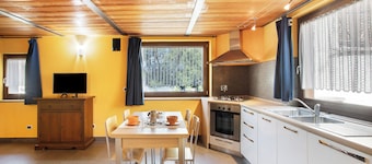 Apartment 'La Maison de Amélie - Bed' with Mountain View, Shared Terrace and Wi-Fi