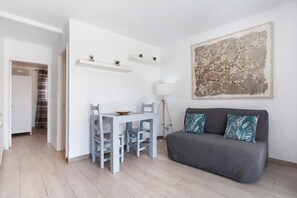 TV - Vacation Home "Piso Relax - Carpe Mundi" with Shared Pool & Wi-Fi (Corralejo)