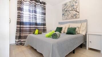 1 bedroom, free WiFi, bed sheets