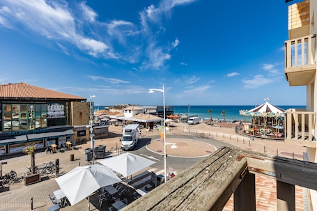 Property grounds. Apartment '2 Pièces Face Océan, Lacanau' with Sea View, Balcony and Wi-Fi