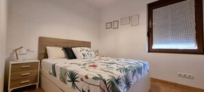 Room - Country House 'La Caseta' with Mountain View, Wi-Fi and Air Conditioning (Mora d'Ebre)