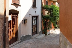 Exterior detail - Apartment 'Casa Vacanza Malva' with Wi-Fi (Baveno)
