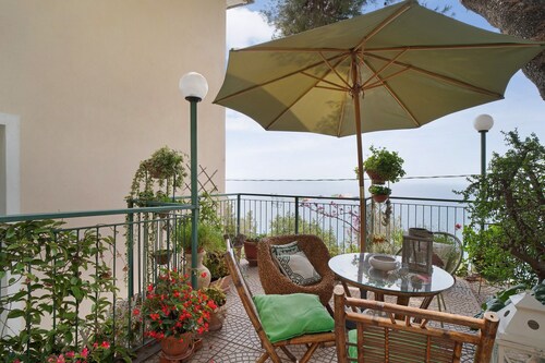 Holiday Apartment 'Oasi' with Sea View, Terrace and Wi-Fi