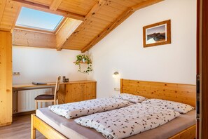 1 quarto, Wi-Fi de cortesia, roupa de cama