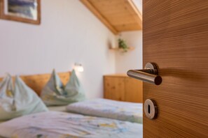 2 habitaciones, wifi gratis y ropa de cama 